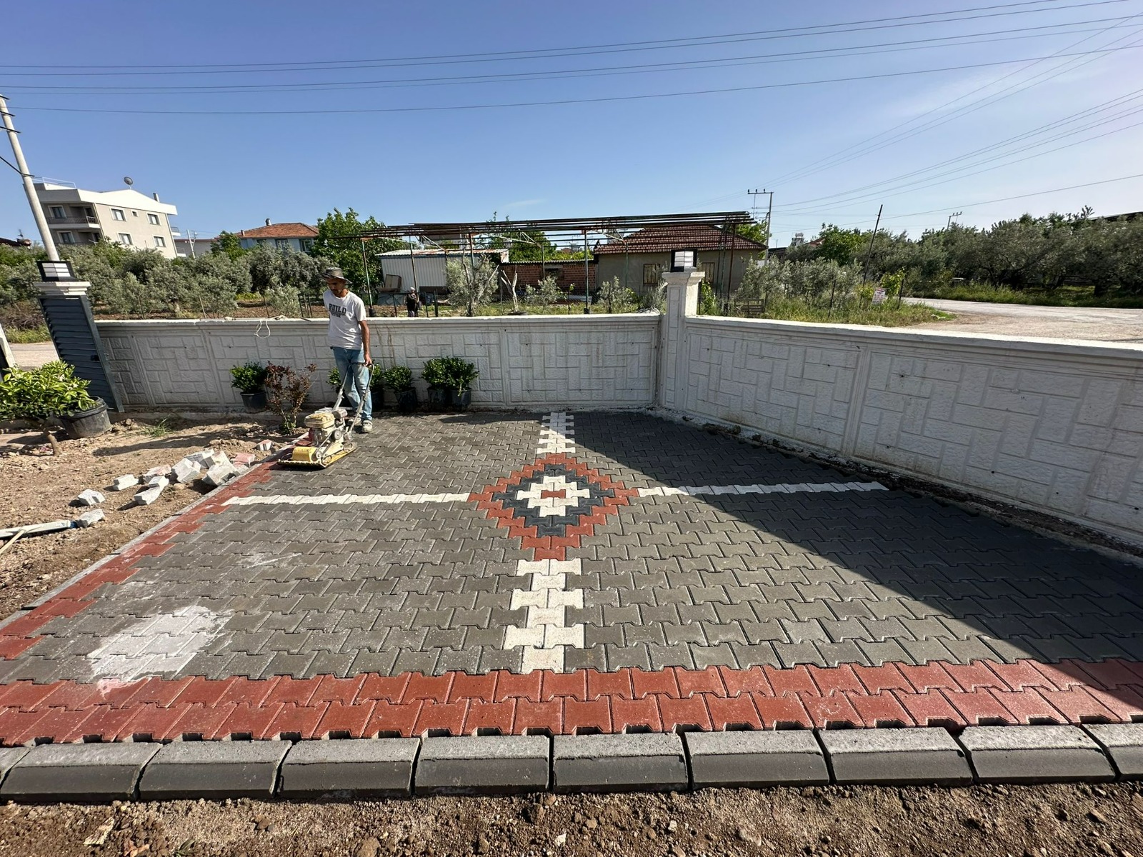 Zemin ve Döşeme İşleri - Bahçe parke taşı ve merkez desen